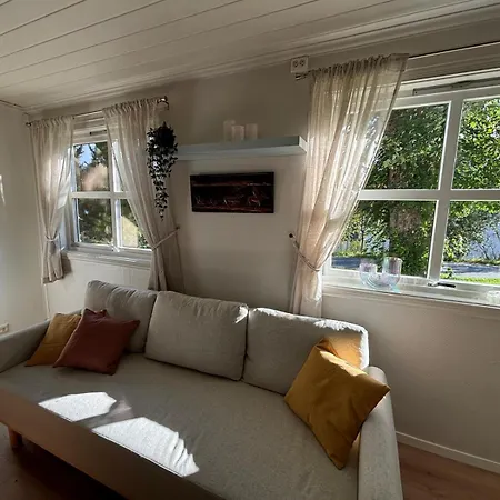Charming Steps From Center Apartment *