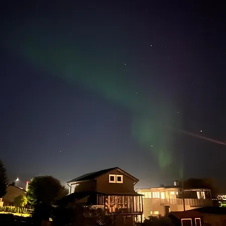 Charming Steps From Center Daire *