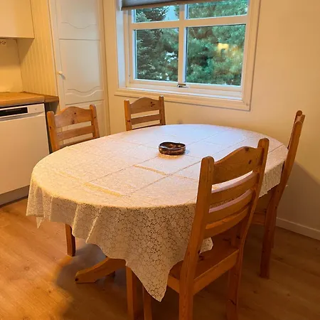 Daire Charming Steps From Center Tromsø