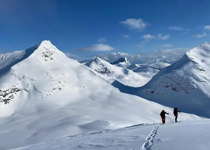 Charming Steps From Center 아파트 트롬쇠