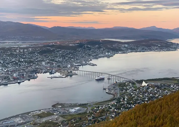 Charming Steps From Center *